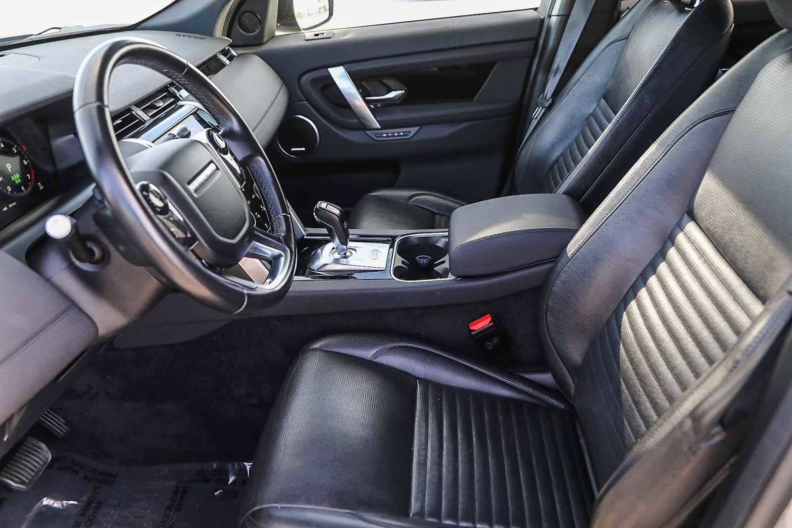 Thumbnail: 2020 Land Rover Discovery Sport - 16