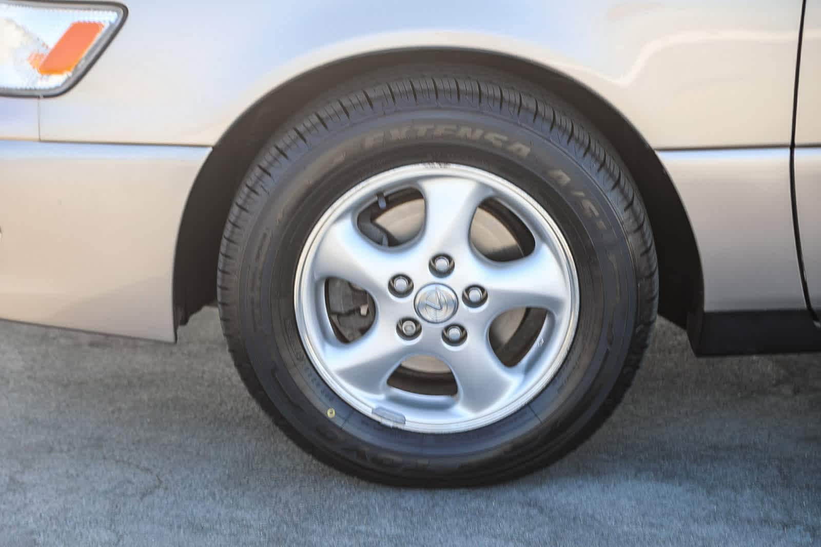 Thumbnail: 1997 Lexus ES - 9