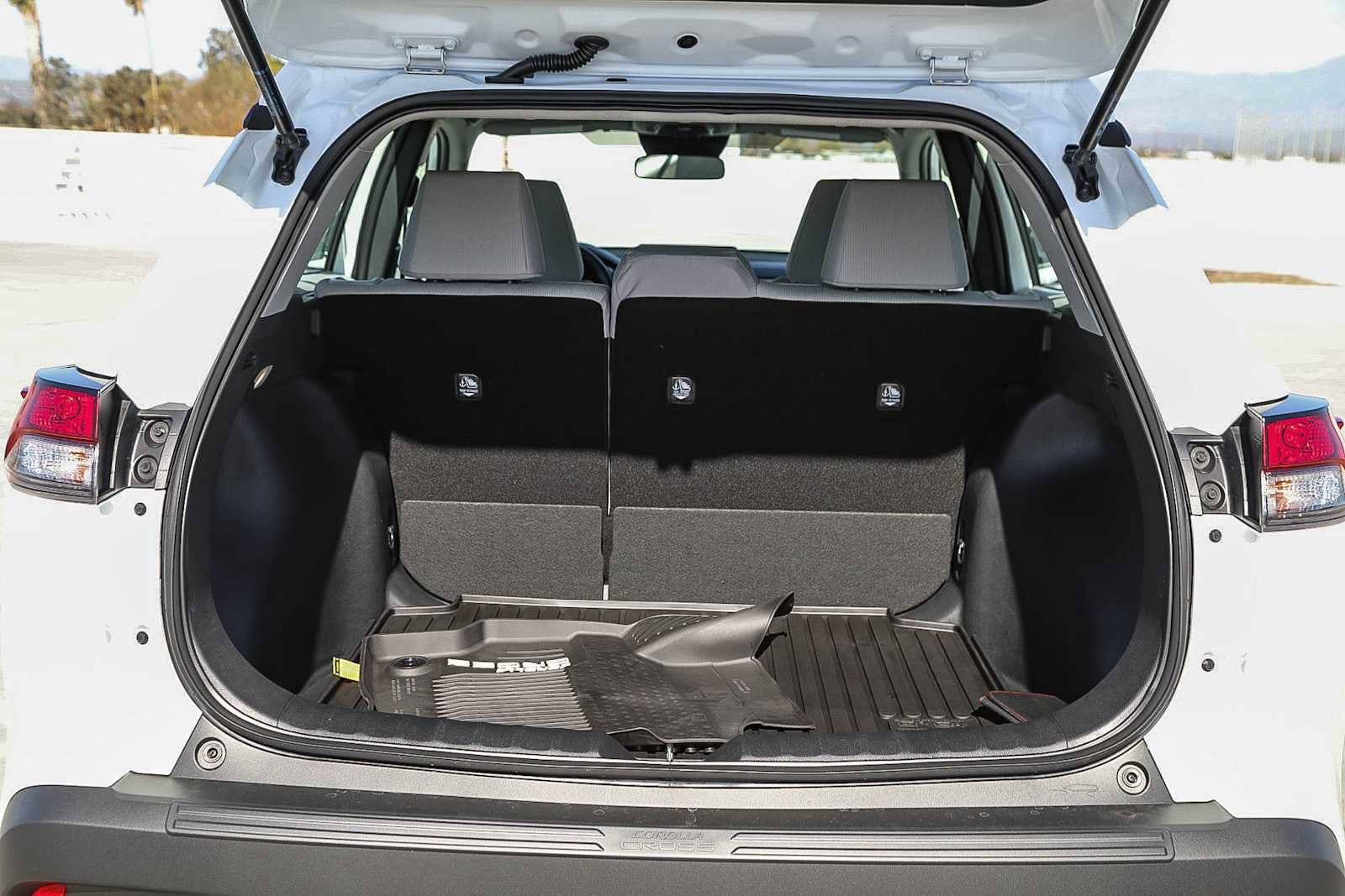 Thumbnail: 2026 Toyota Corolla Cross - 12