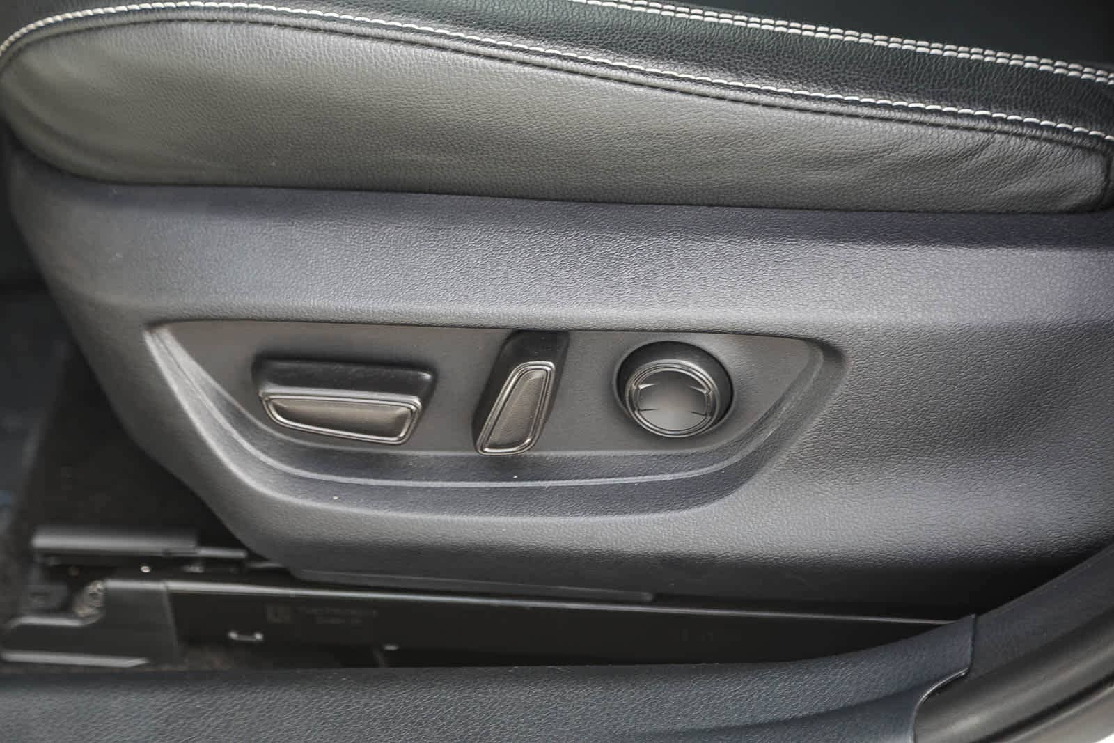 Thumbnail: 2025 Toyota Camry - 19