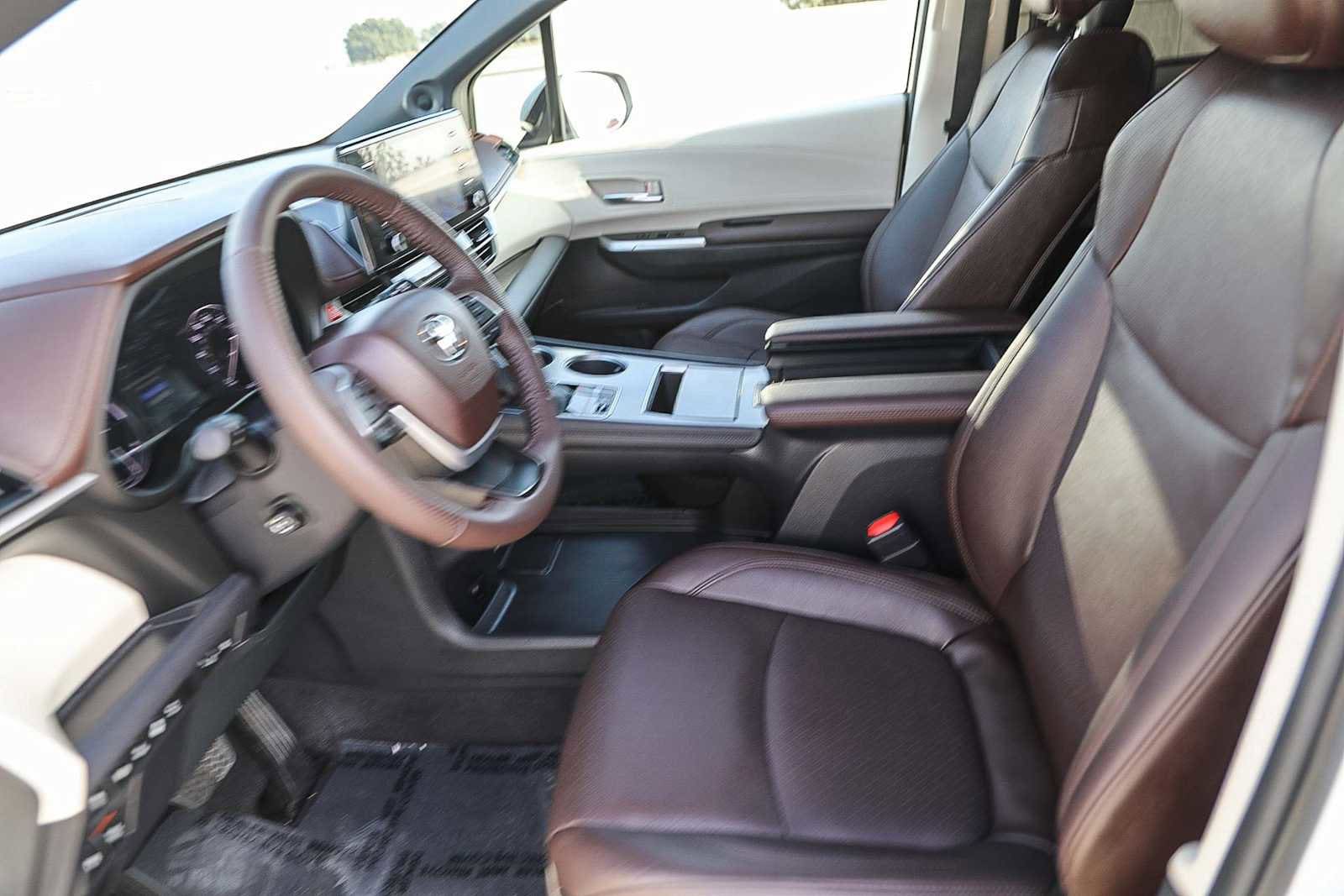 Thumbnail: 2024 Toyota Sienna - 17