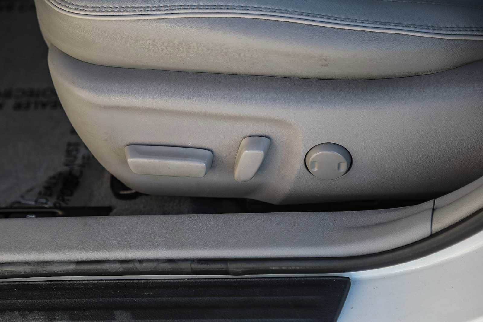 Thumbnail: 2017 Toyota Camry - 19