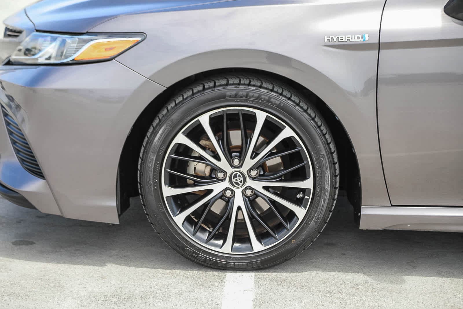 Thumbnail: 2019 Toyota Camry - 10