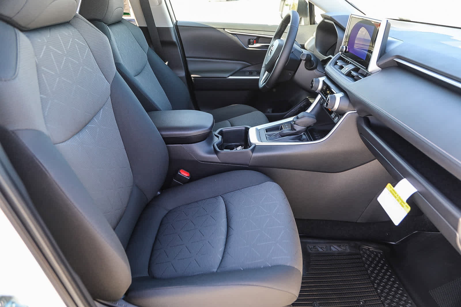 Thumbnail: 2025 Toyota RAV4 - 17