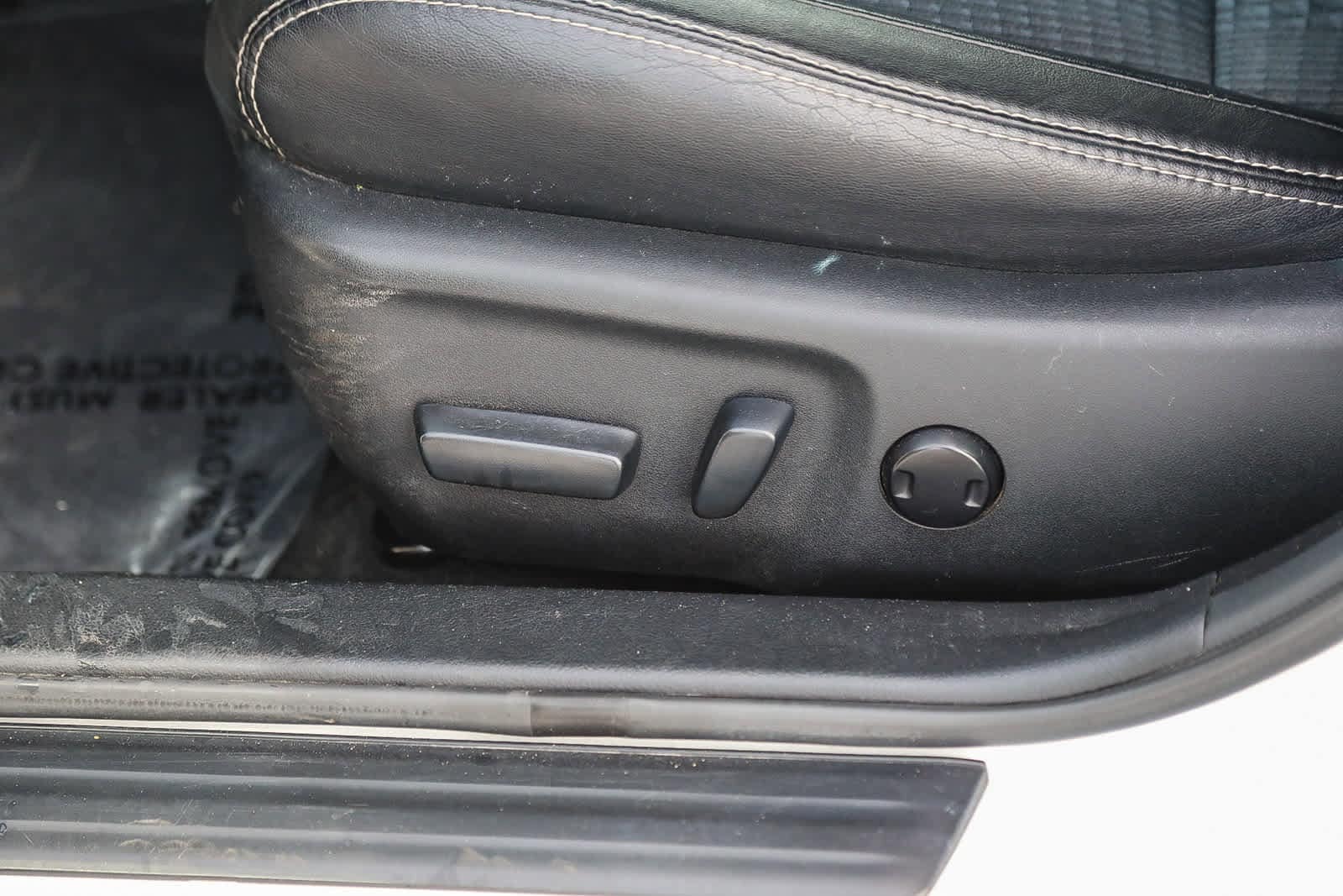 Thumbnail: 2012 Toyota Camry - 19