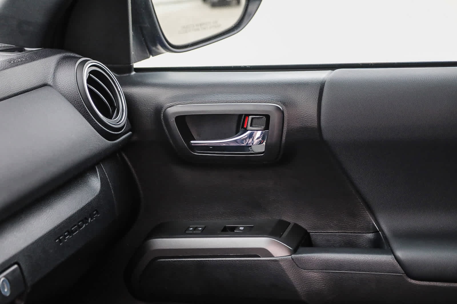 Thumbnail: 2023 Toyota Tacoma - 22