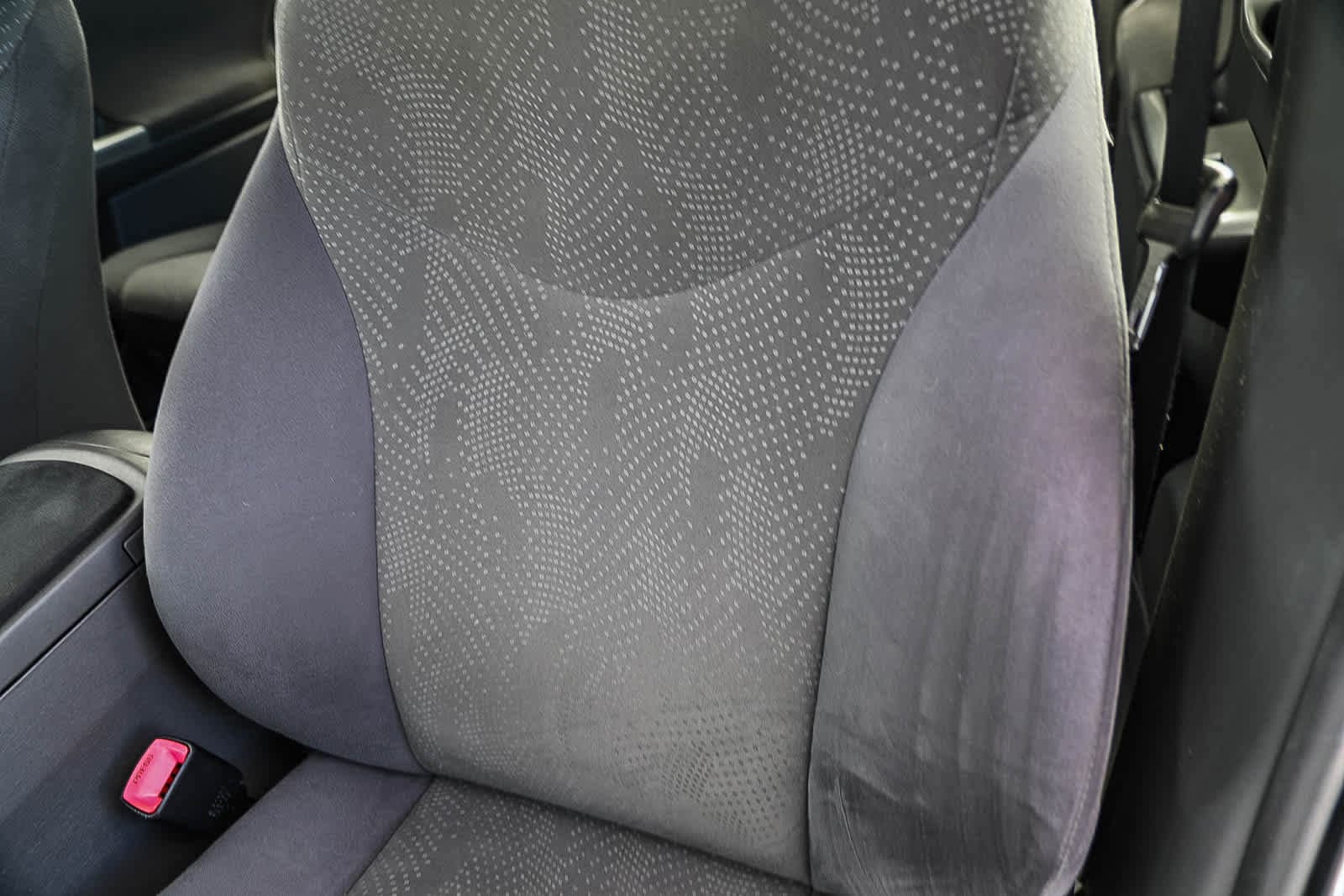 Thumbnail: 2013 Toyota Prius v - 24