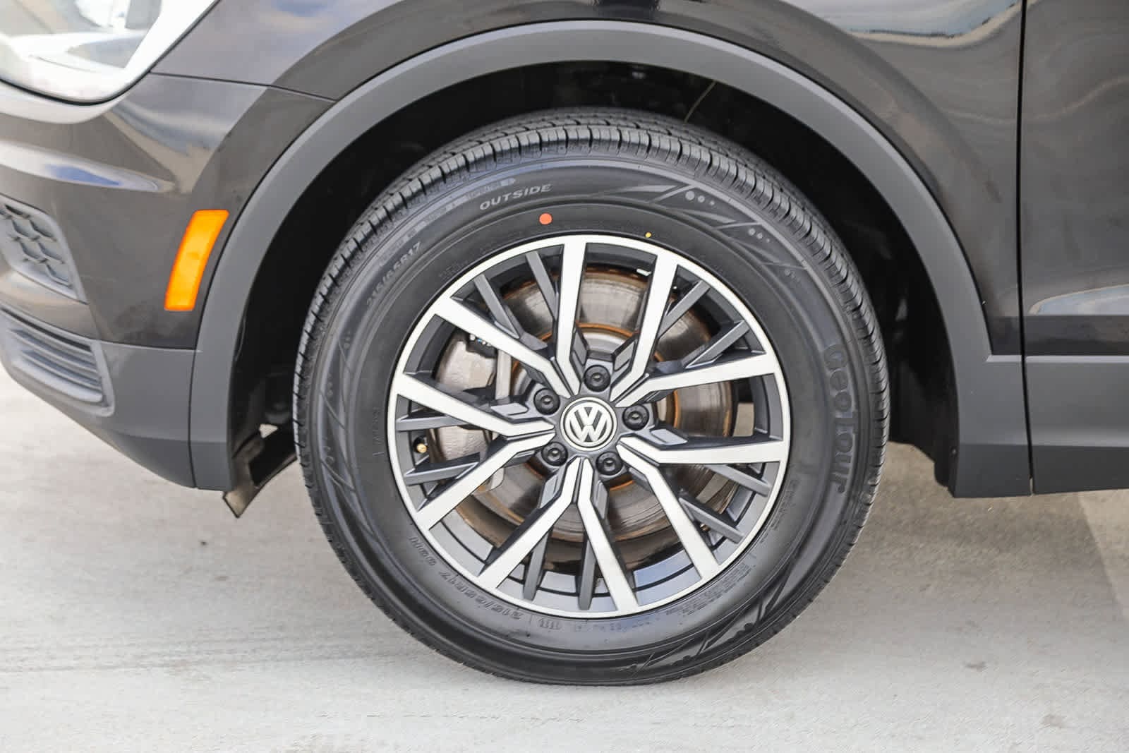 Thumbnail: 2021 Volkswagen Tiguan - 10