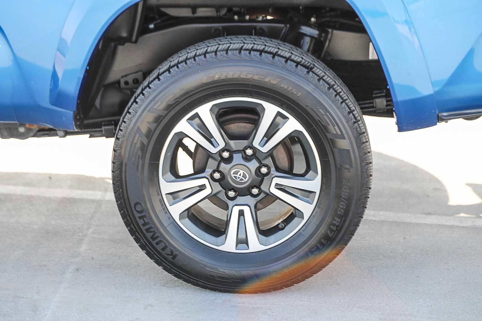 Thumbnail: 2016 Toyota Tacoma - 10