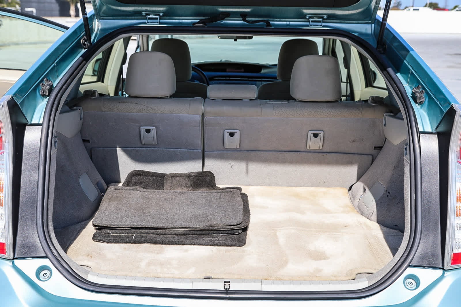 Thumbnail: 2014 Toyota Prius - 24