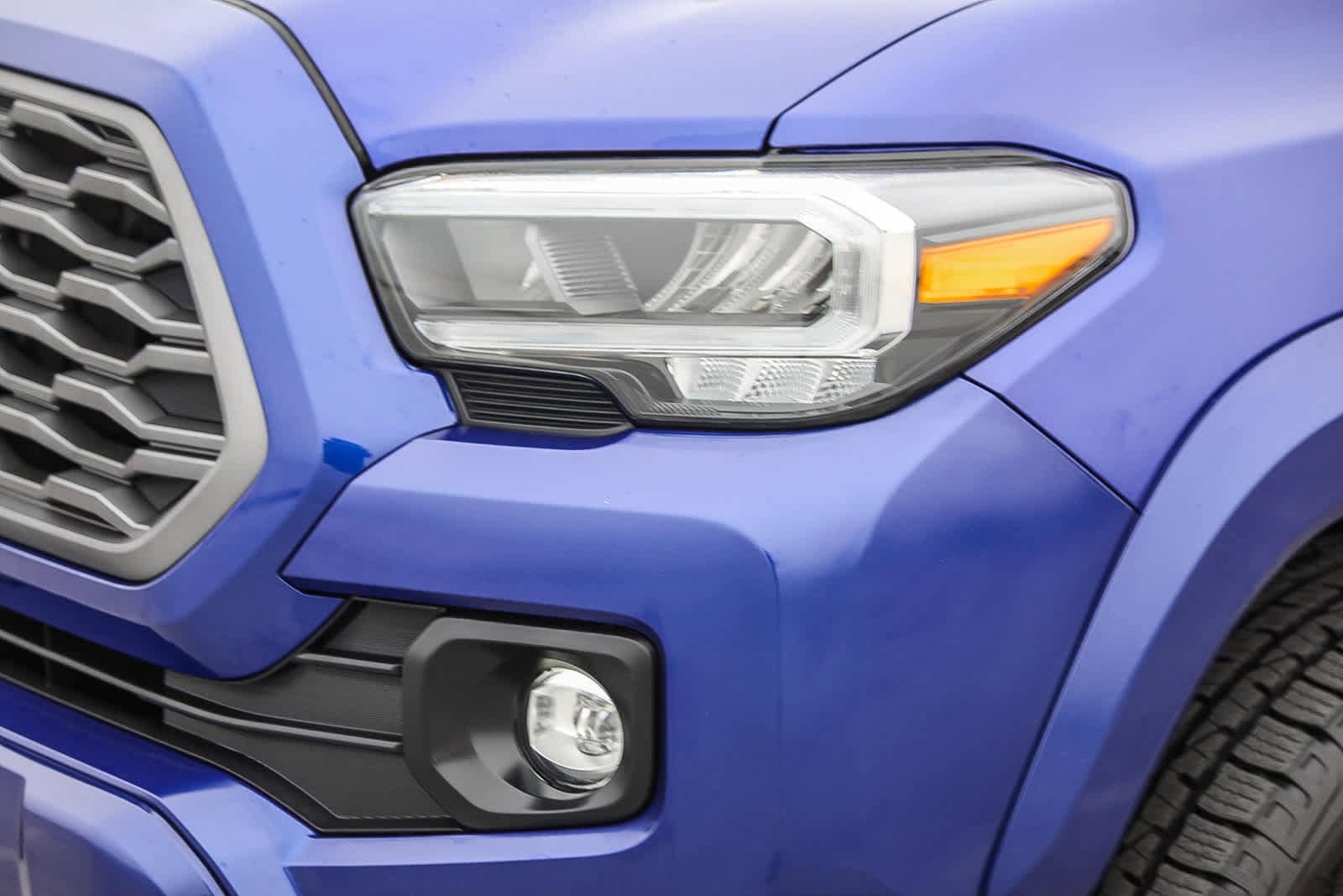 Thumbnail: 2023 Toyota Tacoma - 9