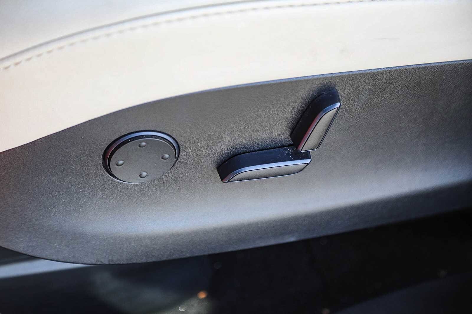 Thumbnail: 2019 Tesla Model X - 19