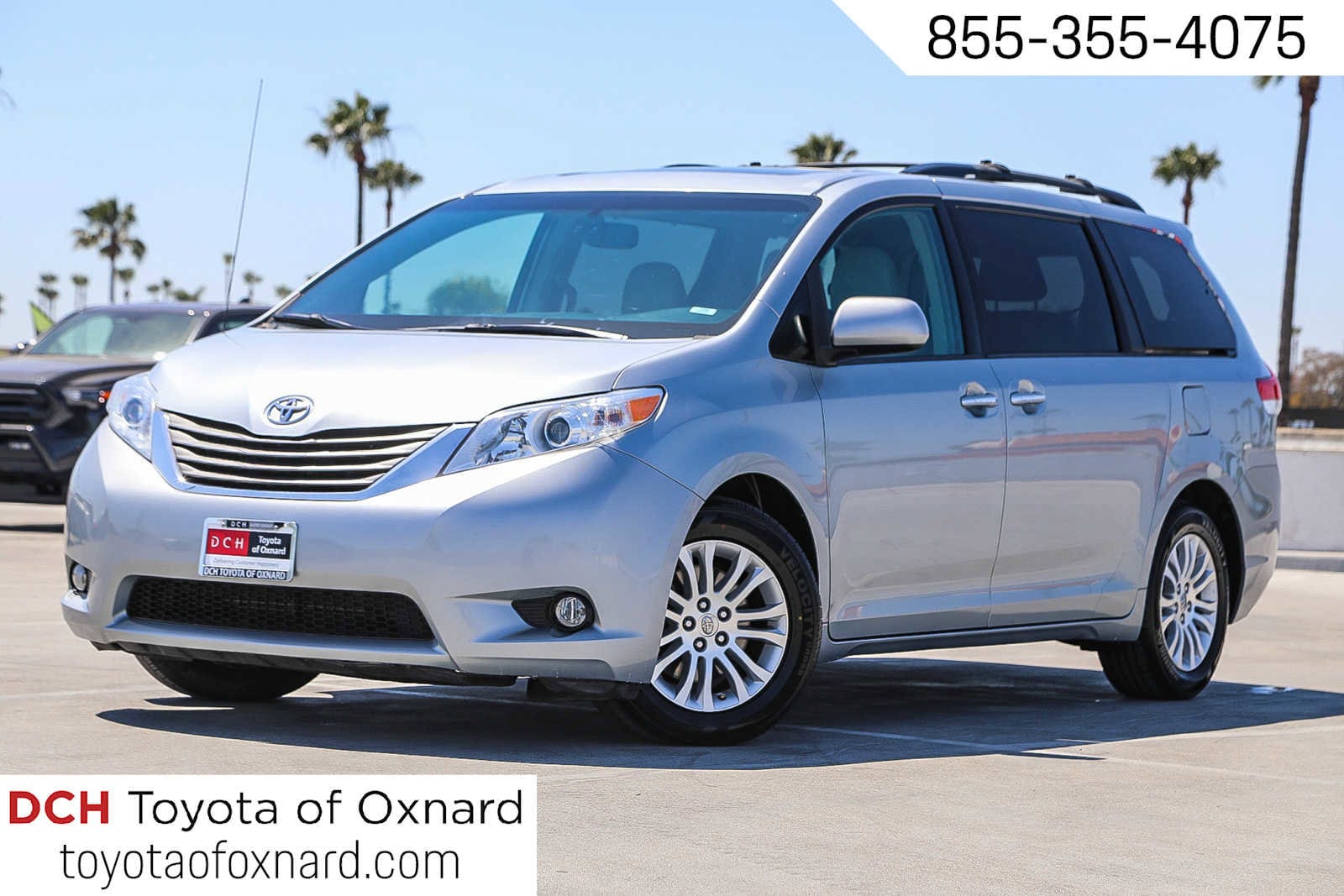 2014 Toyota Sienna XLE V6 7-Passenger Access Seat's photo