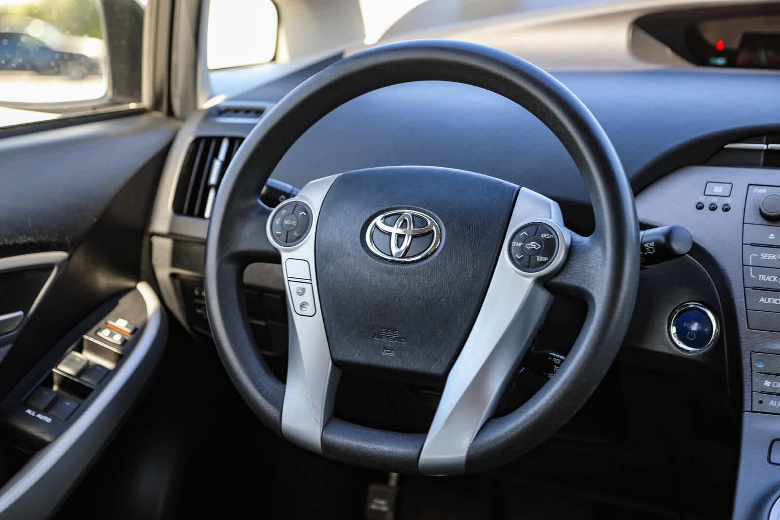 Thumbnail: 2013 Toyota Prius - 14