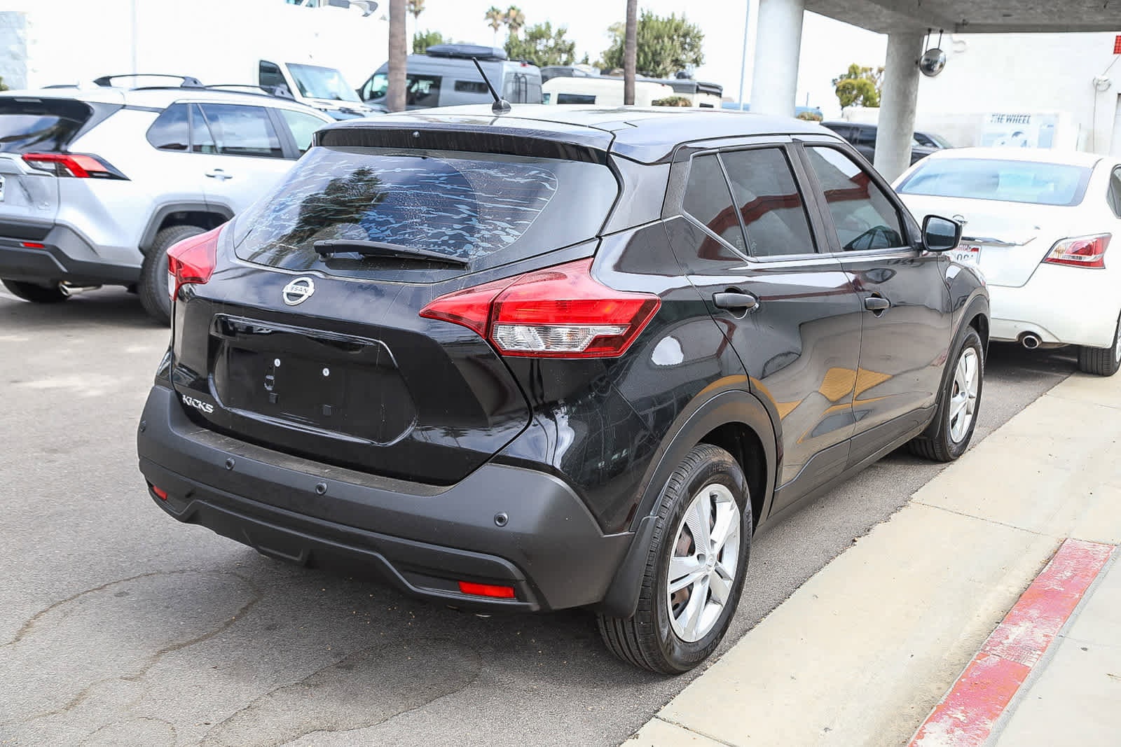 Thumbnail: 2020 Nissan Kicks - 4