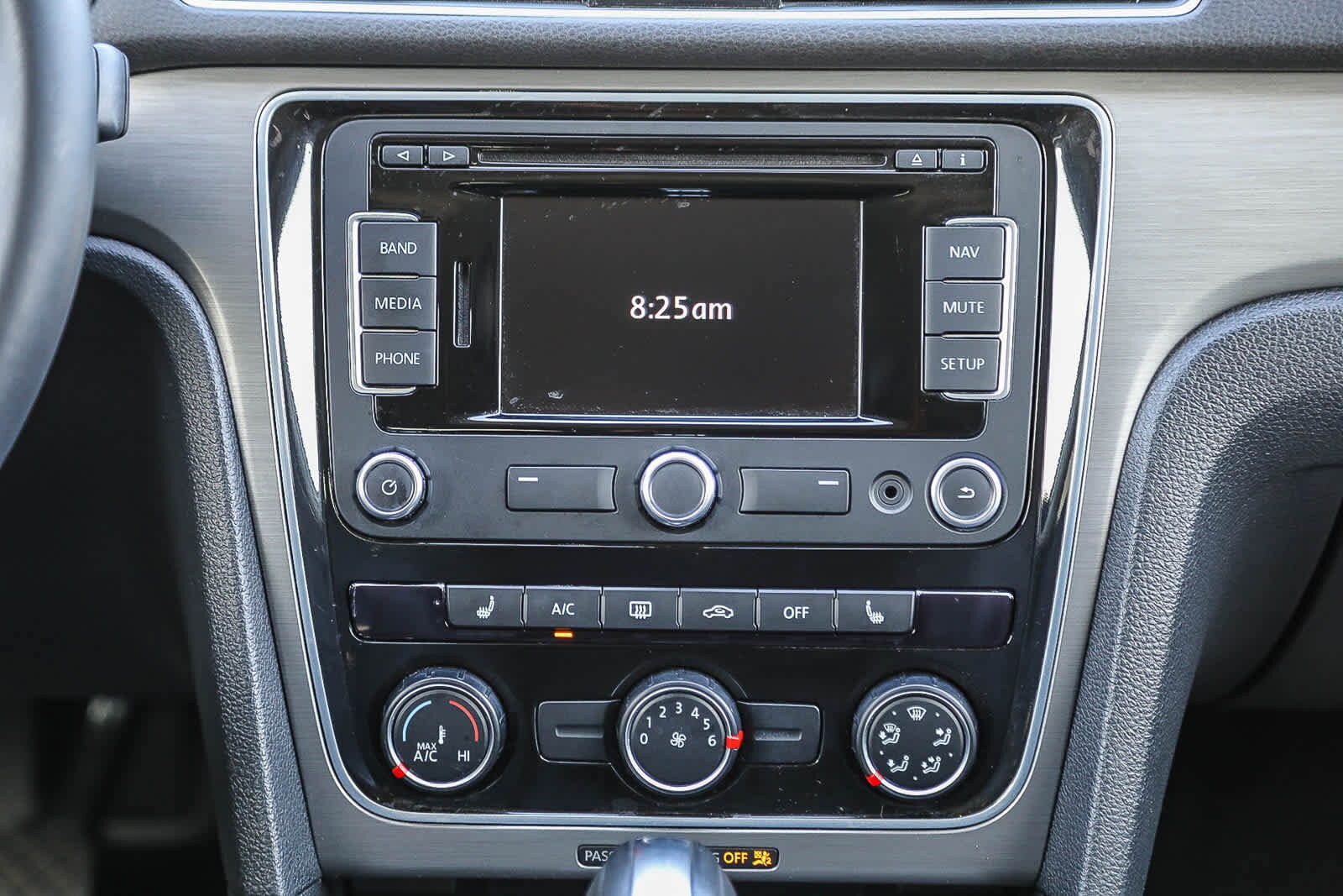 Thumbnail: 2014 Volkswagen Passat - 14