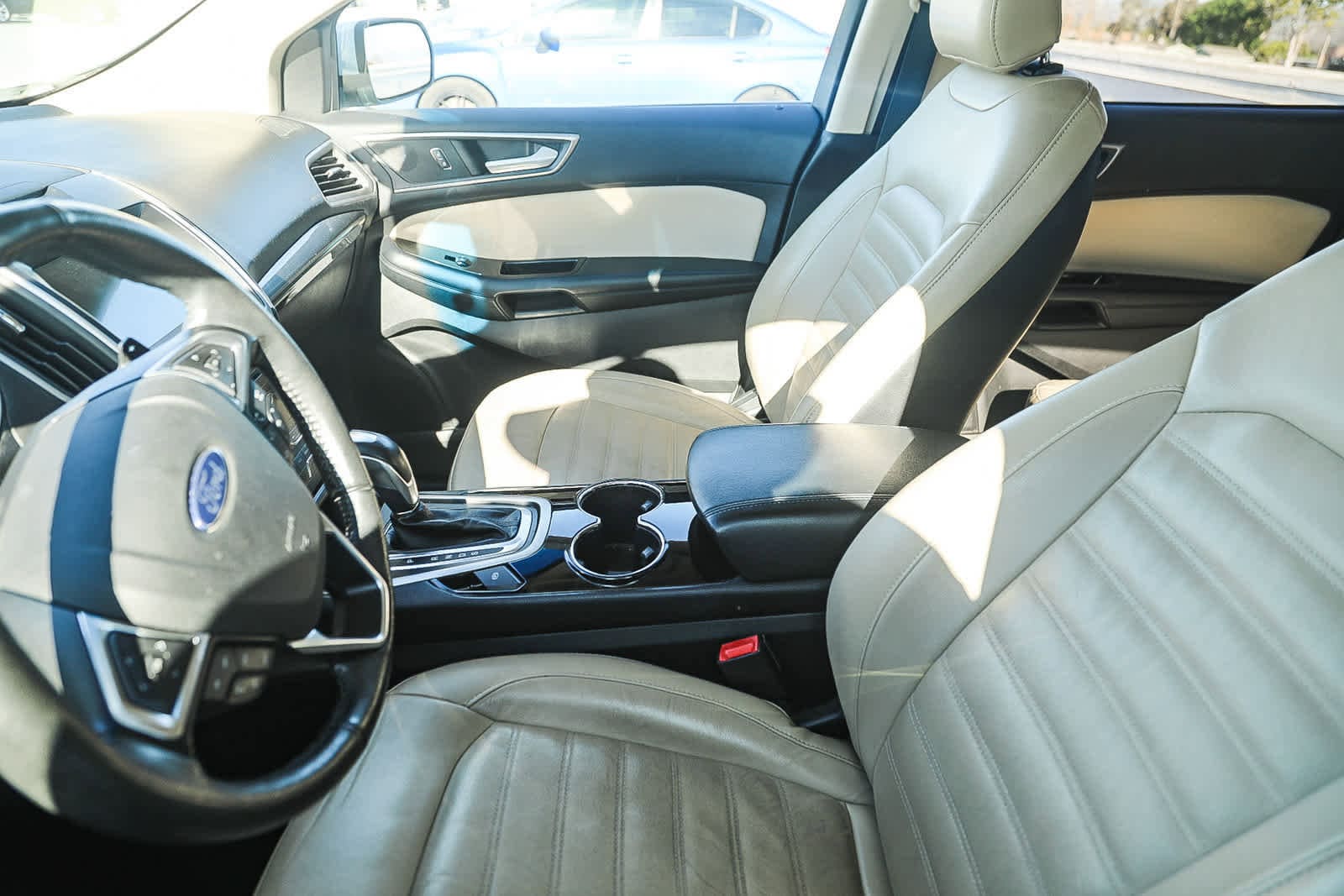 Thumbnail: 2016 Ford Edge - 24