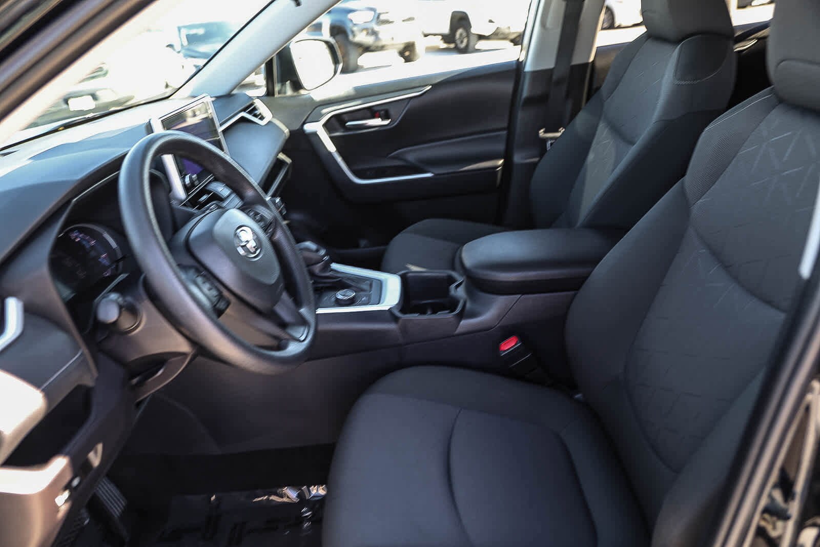 Thumbnail: 2025 Toyota RAV4 - 18