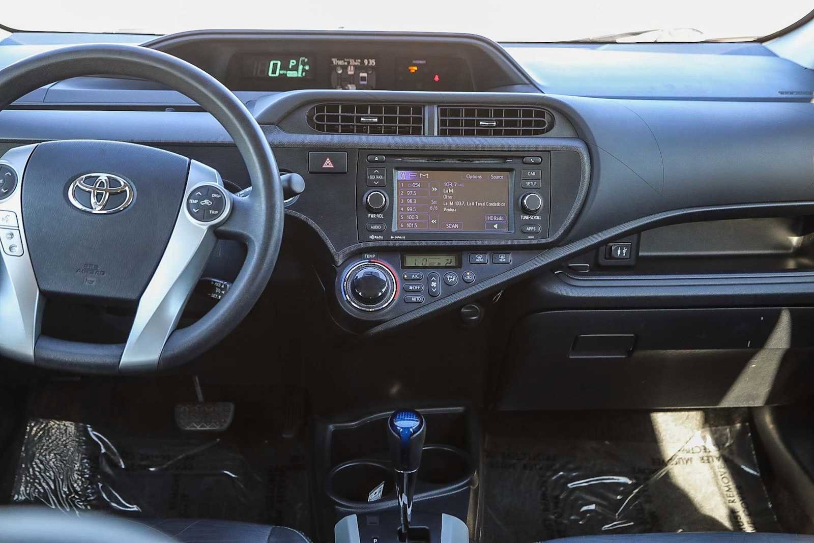 Thumbnail: 2012 Toyota Prius c - 13