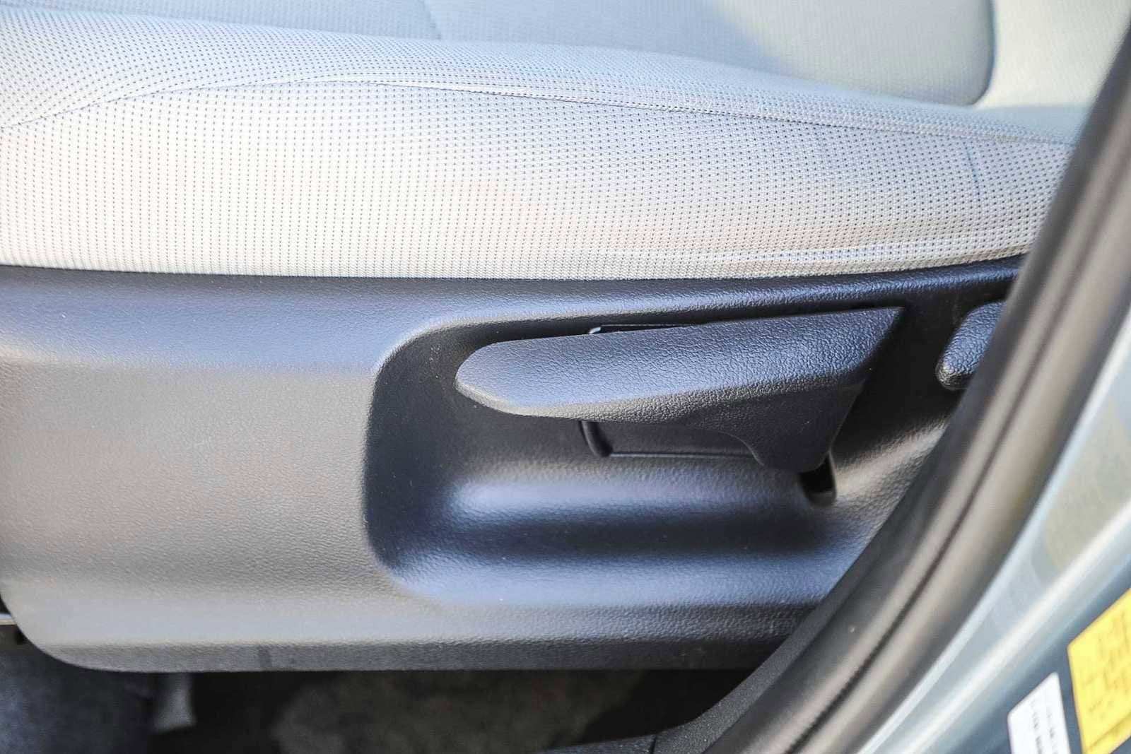 Thumbnail: 2022 Toyota Corolla Cross - 20