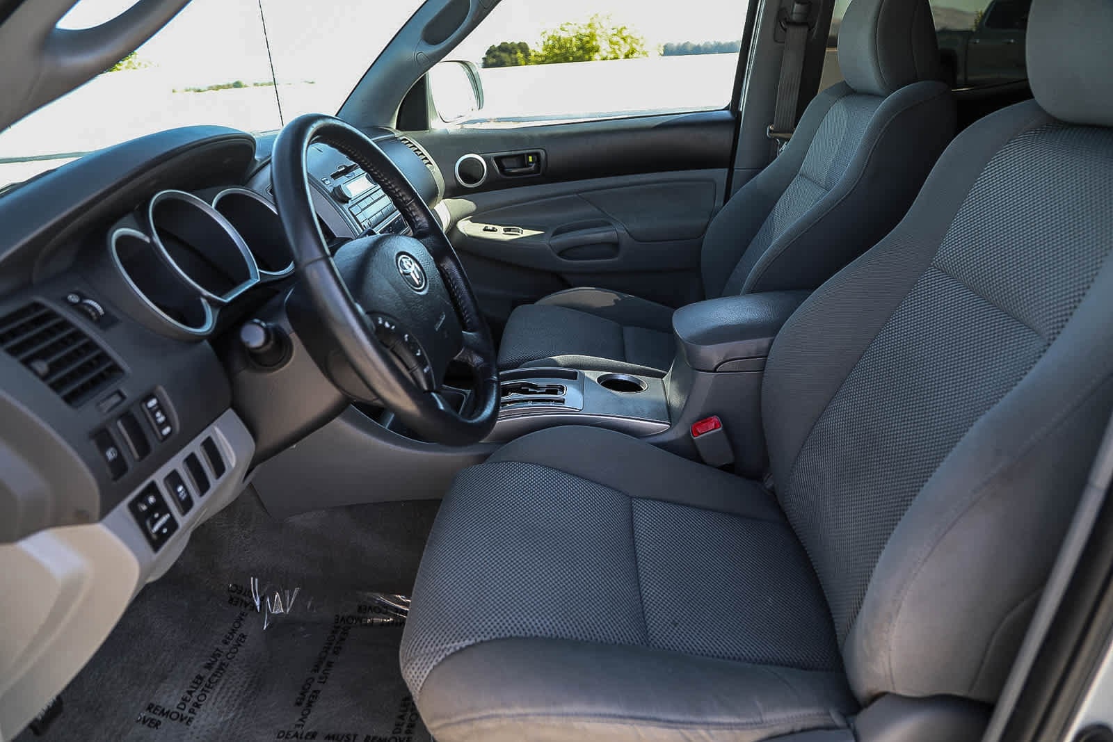 Thumbnail: 2011 Toyota Tacoma - 17