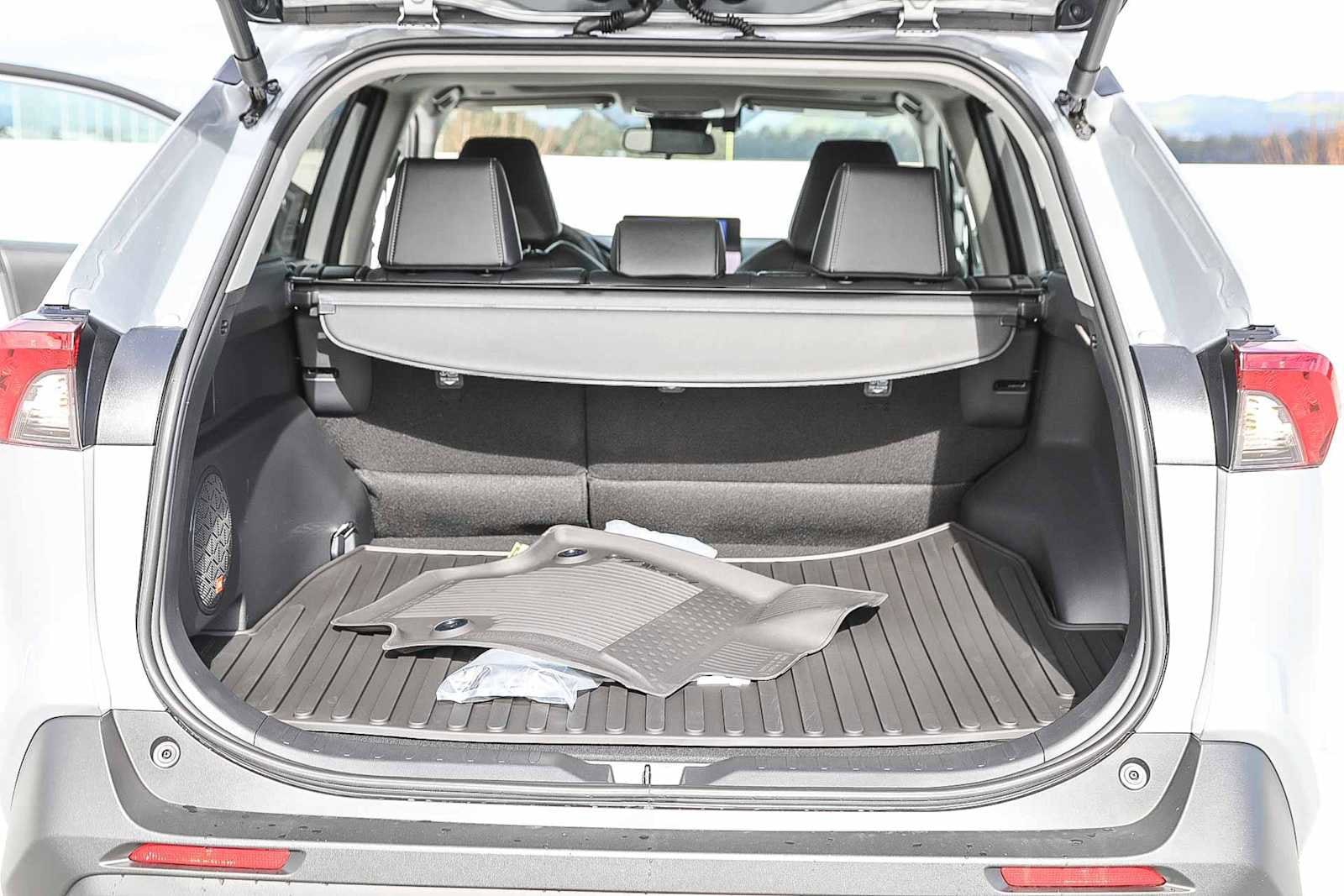 Thumbnail: 2025 Toyota RAV4 - 12