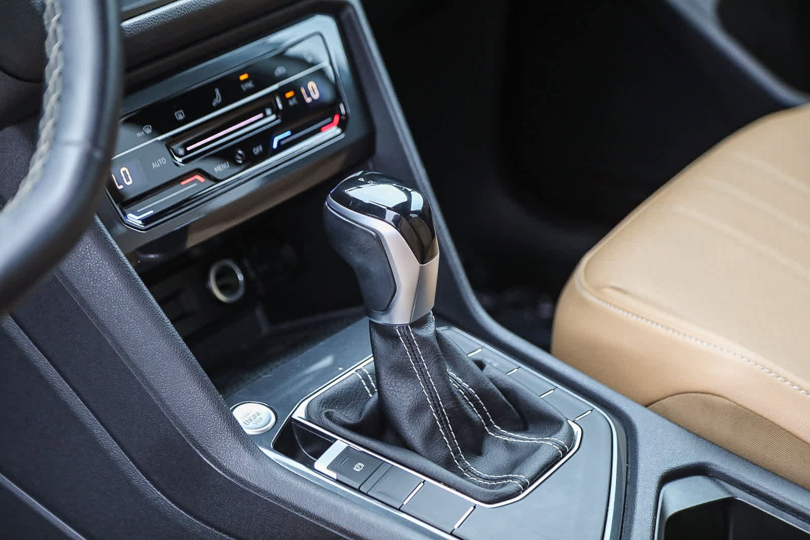 Thumbnail: 2022 Volkswagen Tiguan - 19