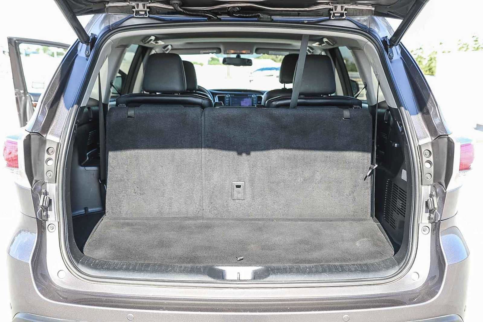 Thumbnail: 2016 Toyota Highlander - 26