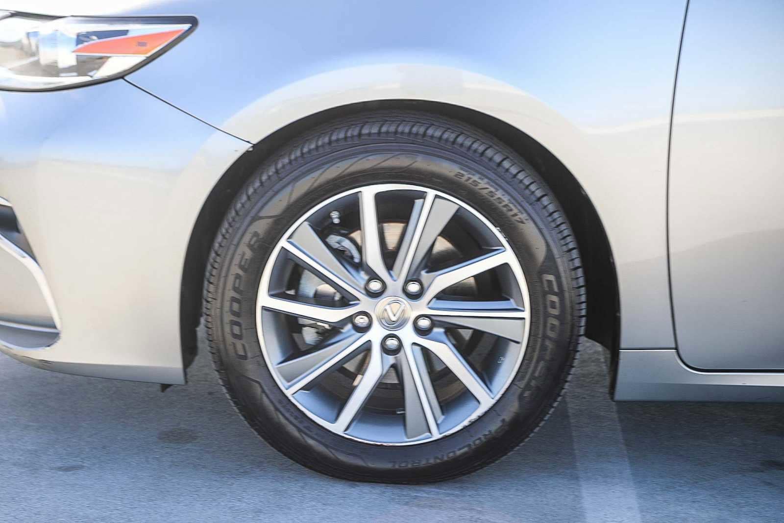 Thumbnail: 2016 Lexus ES - 10