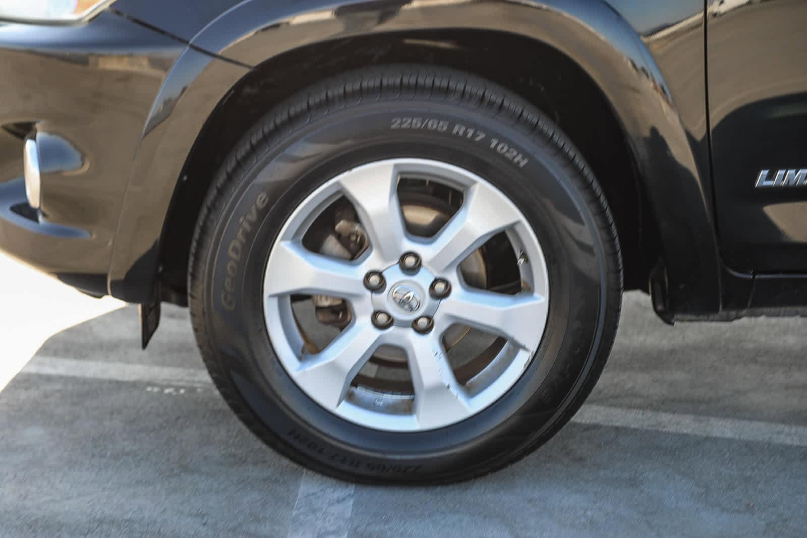Thumbnail: 2011 Toyota RAV4 - 9