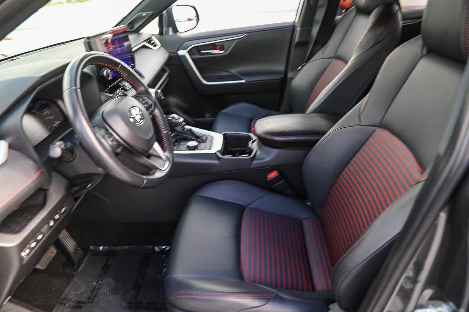 Thumbnail: 2024 Toyota RAV4 - 17