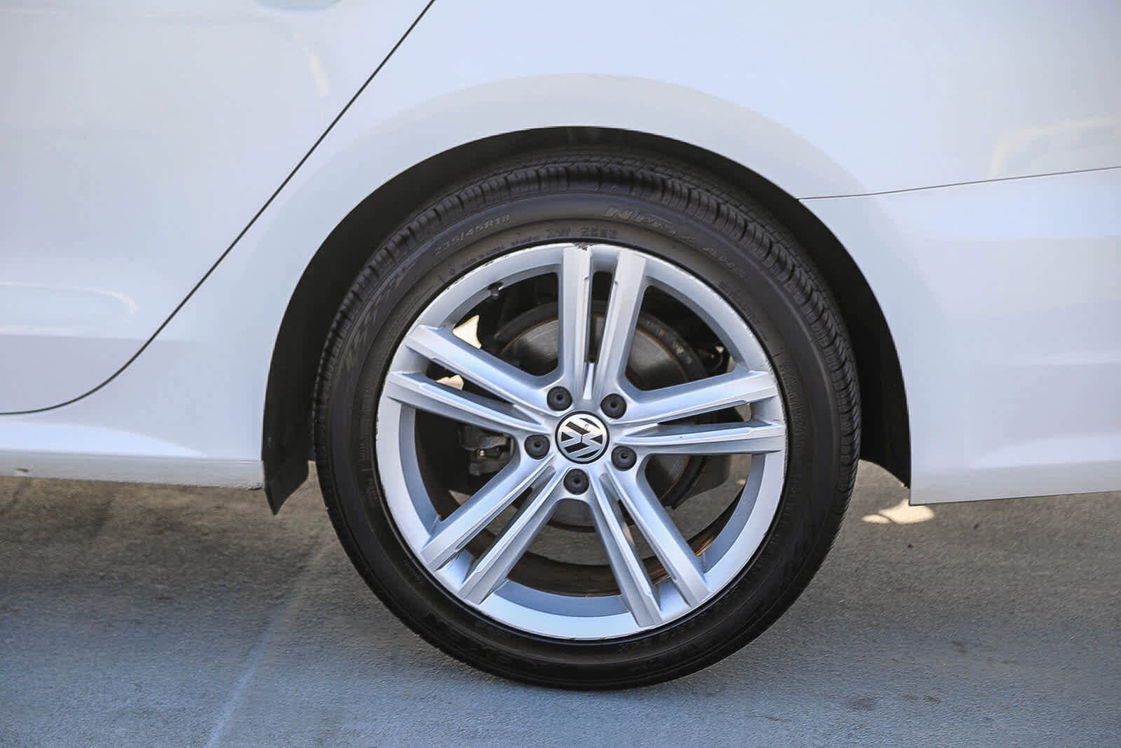 Thumbnail: 2014 Volkswagen Passat - 11