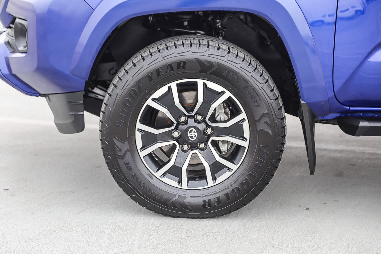 Thumbnail: 2023 Toyota Tacoma - 11