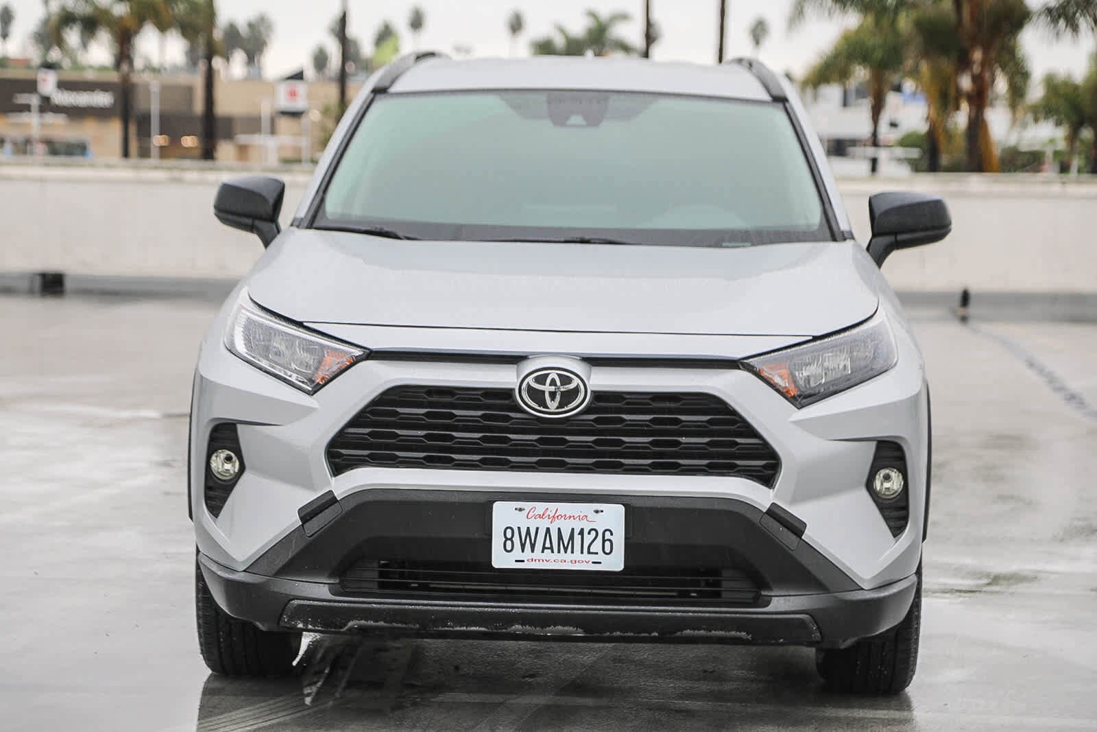 2021 Toyota RAV4 LE photo 2