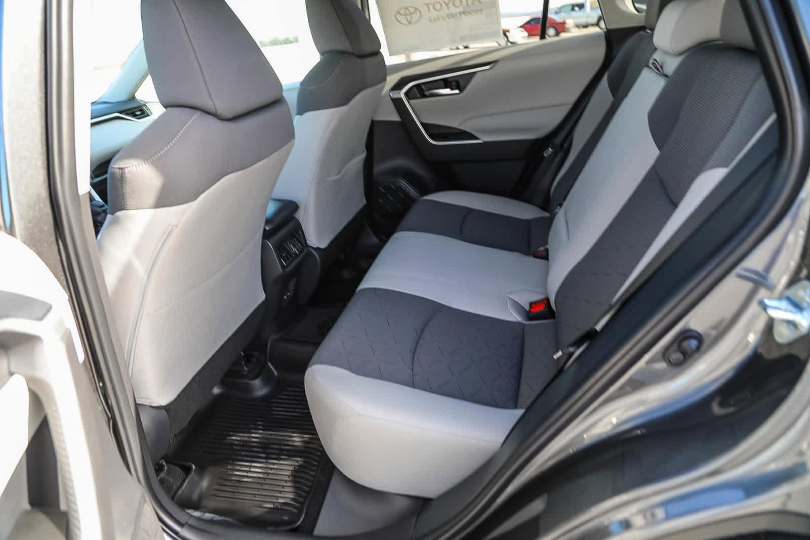 Thumbnail: 2025 Toyota RAV4 - 20