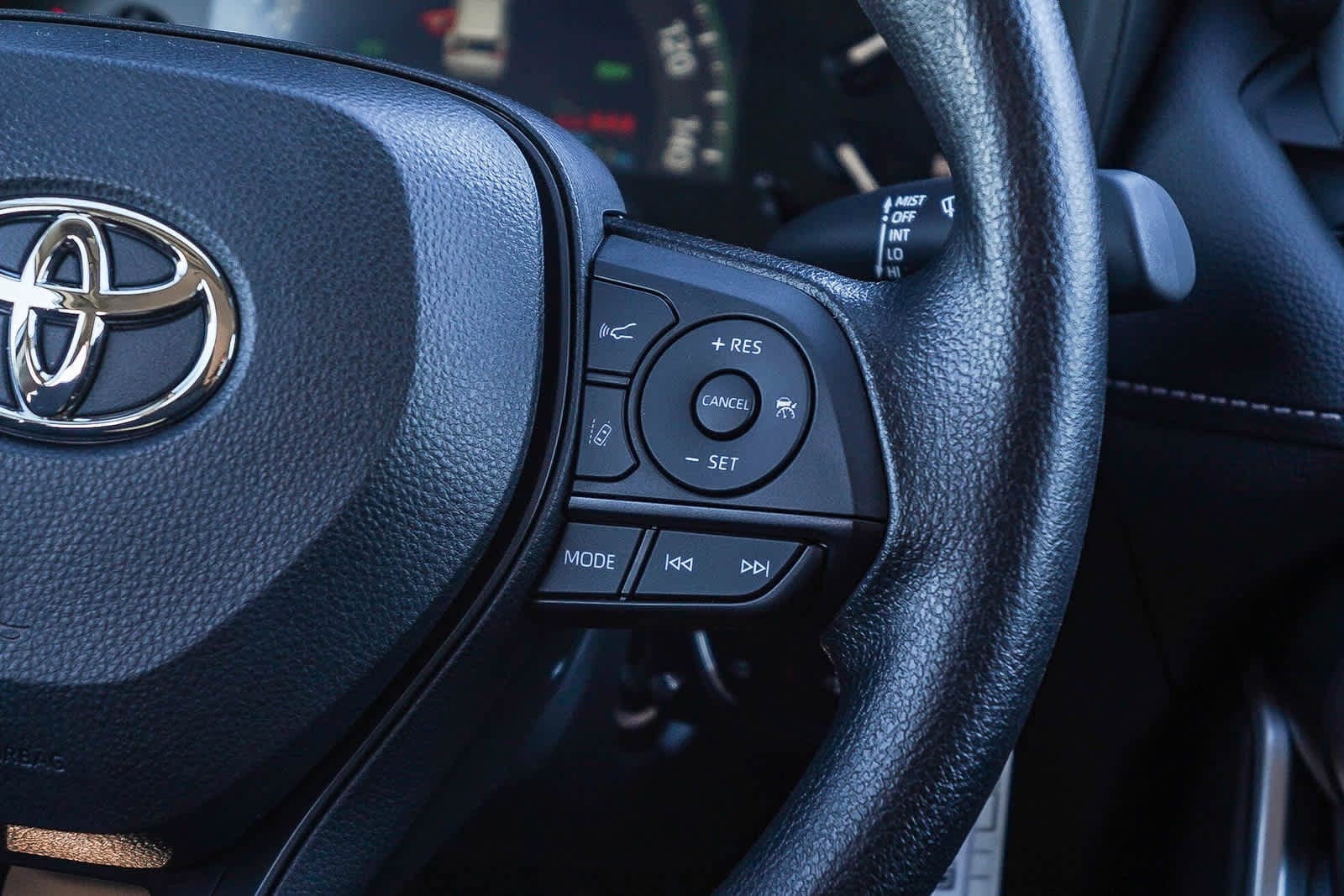 Thumbnail: 2025 Toyota RAV4 - 20