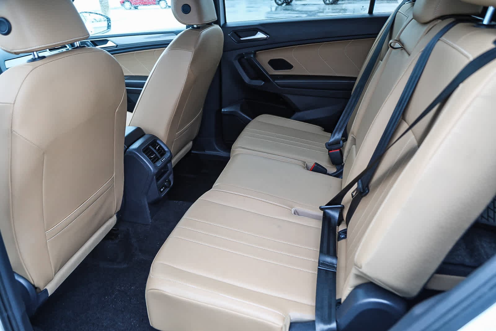 Thumbnail: 2022 Volkswagen Tiguan - 17