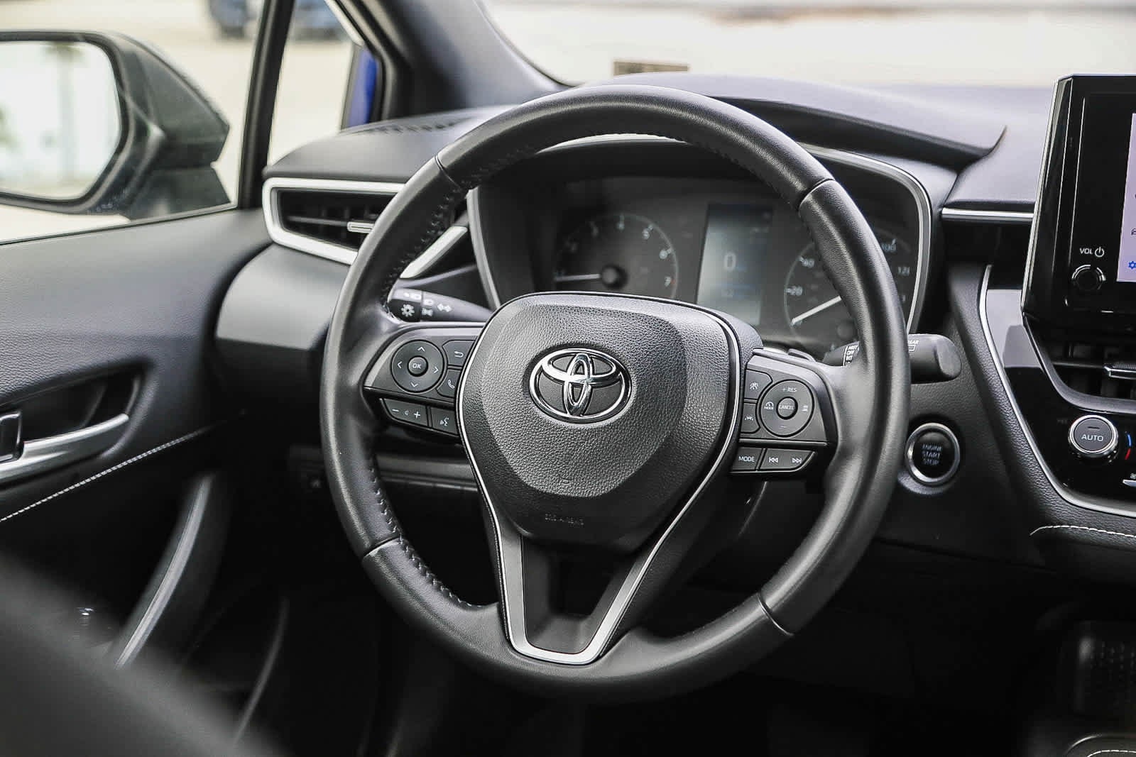 Thumbnail: 2023 Toyota Corolla - 16