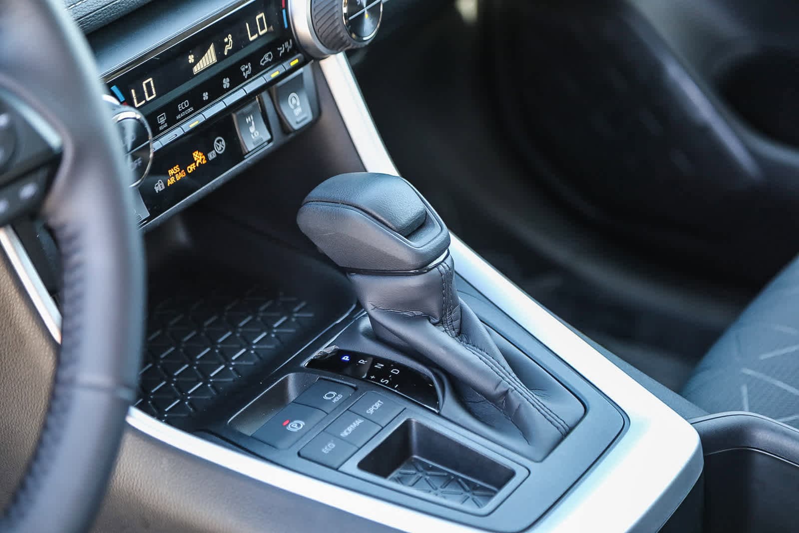 Thumbnail: 2025 Toyota RAV4 - 20