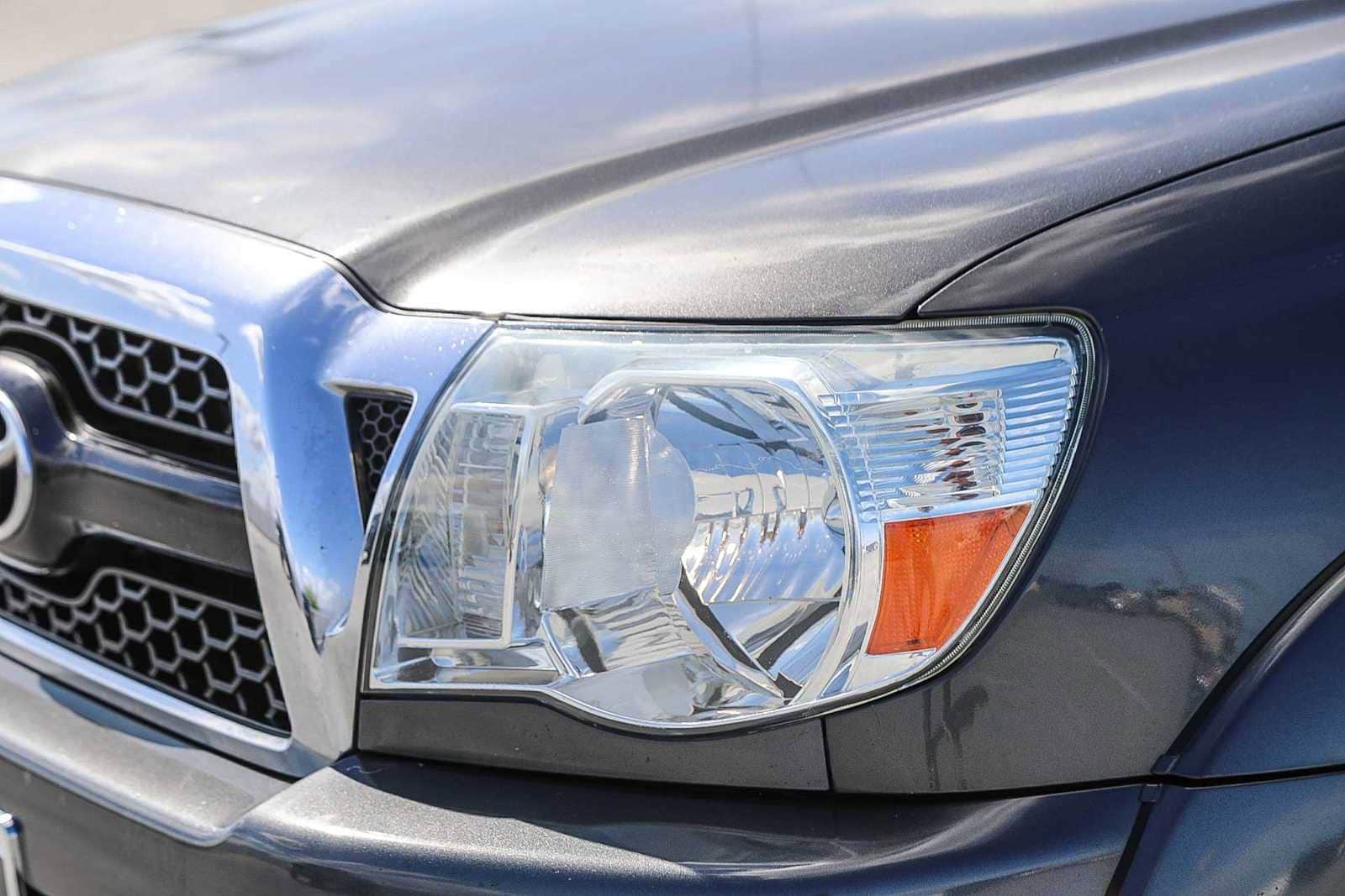 Thumbnail: 2011 Toyota Tacoma - 8