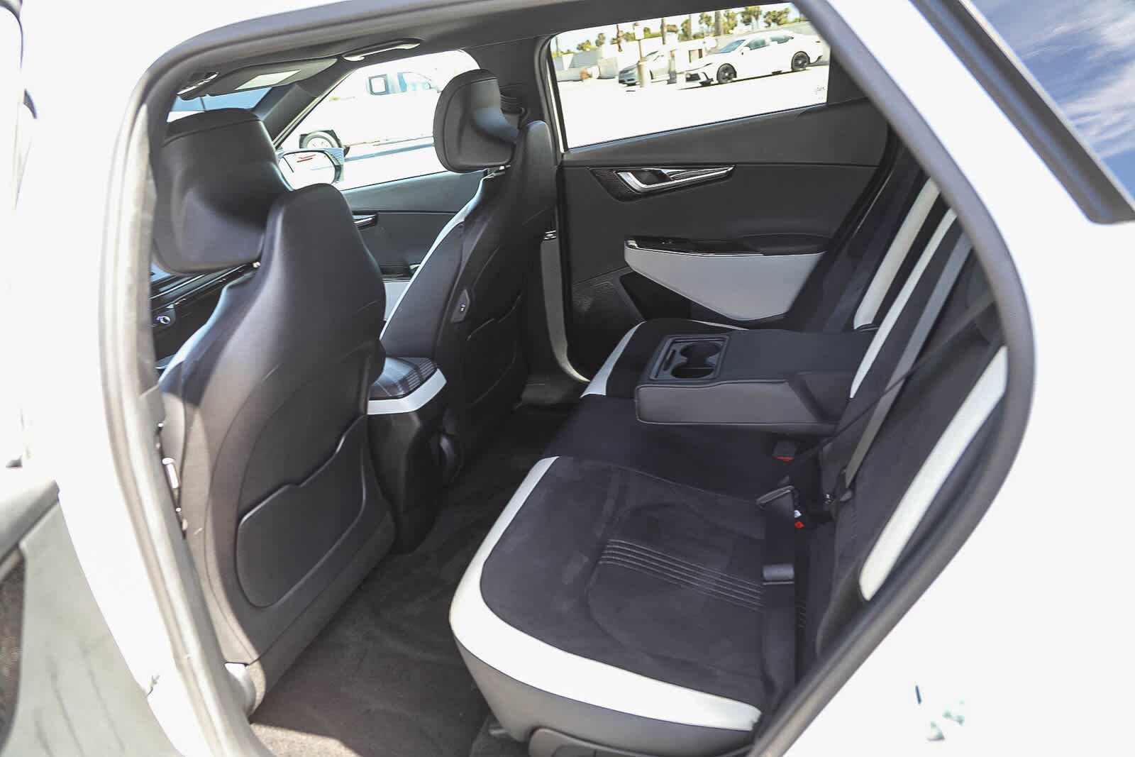 Thumbnail: 2024 Kia EV6 - 18