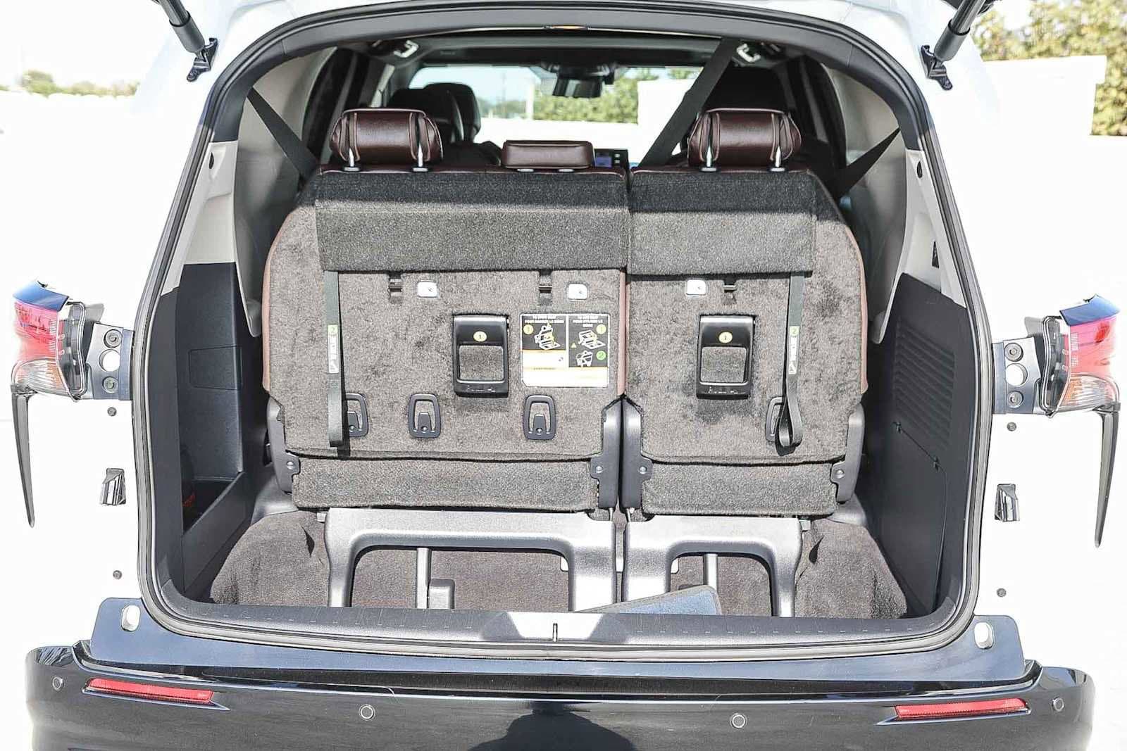 Thumbnail: 2024 Toyota Sienna - 26