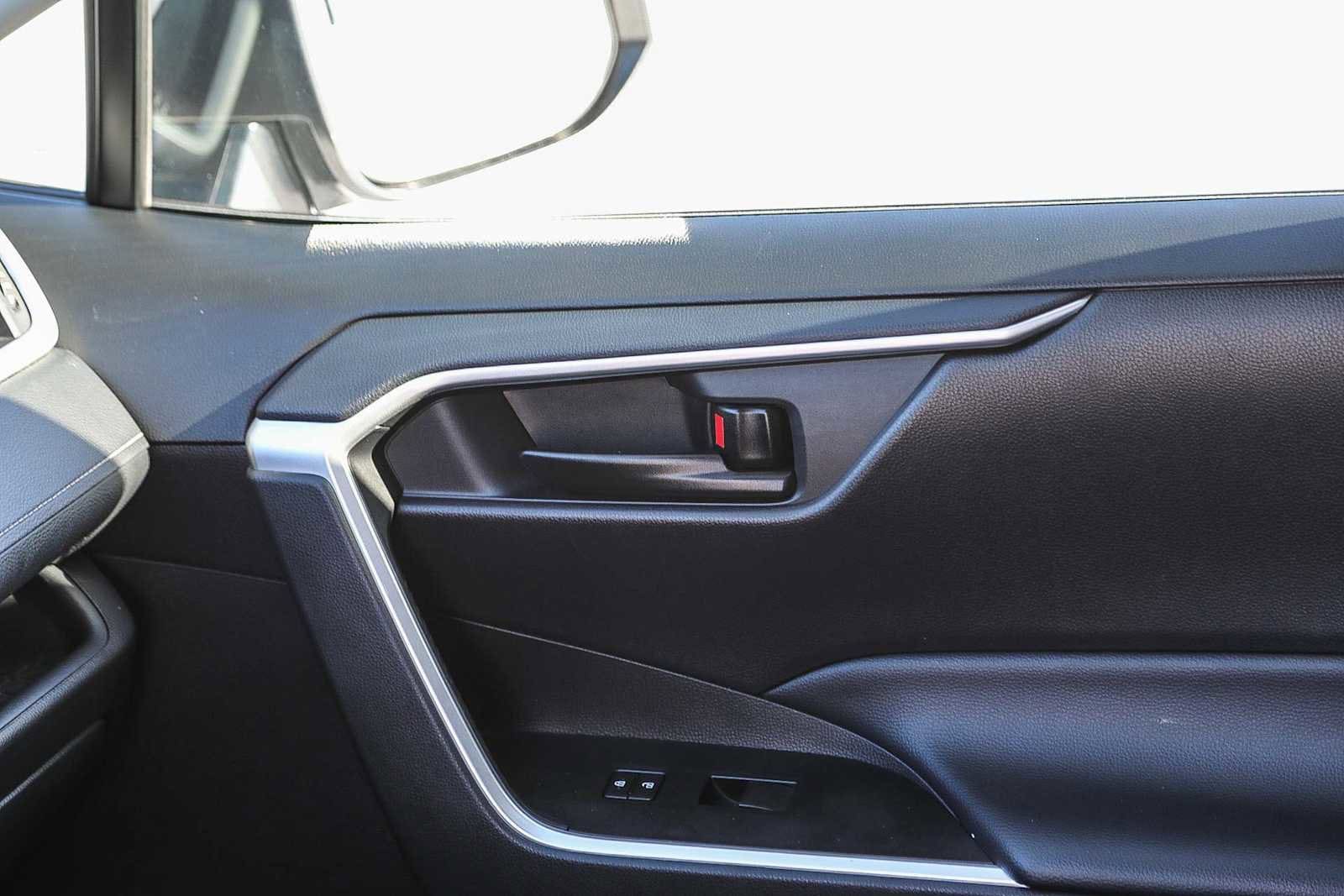 Thumbnail: 2024 Toyota RAV4 - 22