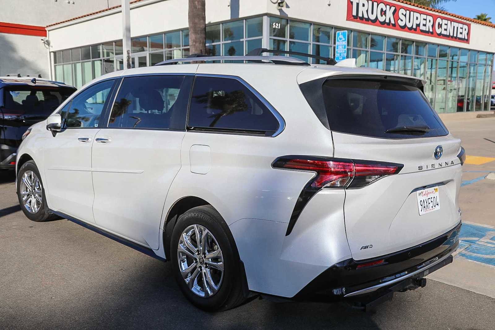 Thumbnail: 2022 Toyota Sienna - 6