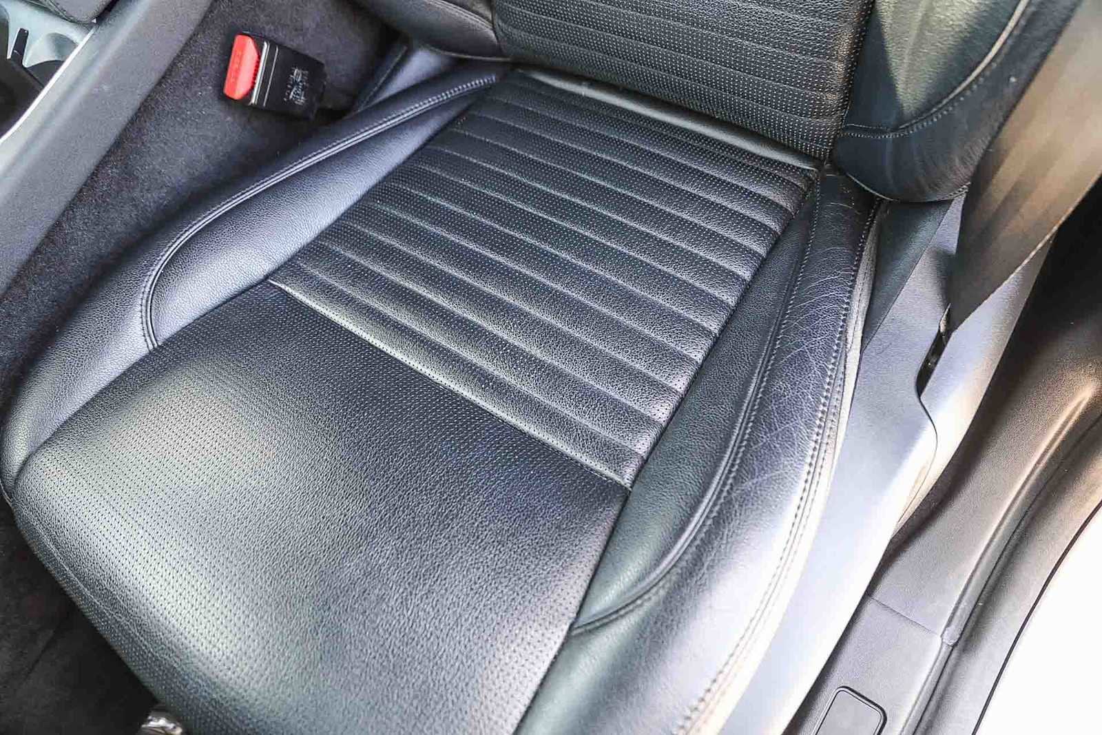 Thumbnail: 2020 Land Rover Discovery Sport - 23