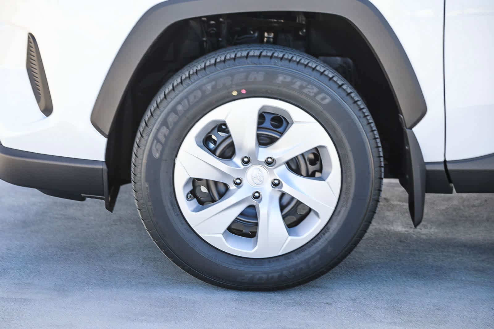 Thumbnail: 2025 Toyota RAV4 - 9