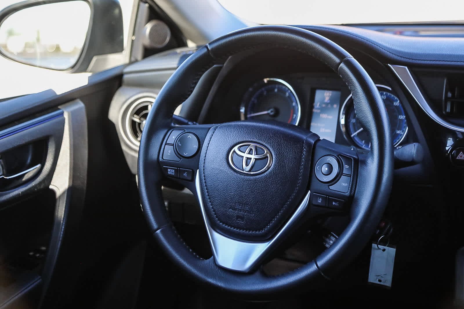 Thumbnail: 2019 Toyota Corolla - 16