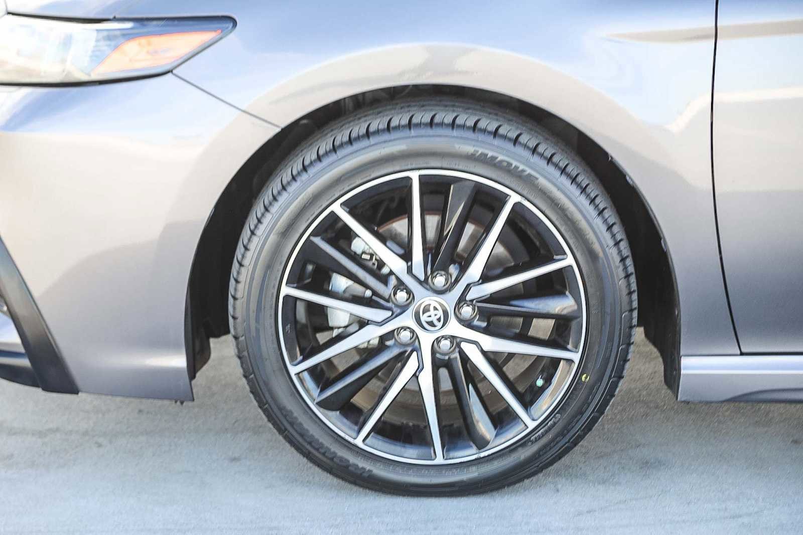 Thumbnail: 2023 Toyota Camry - 11