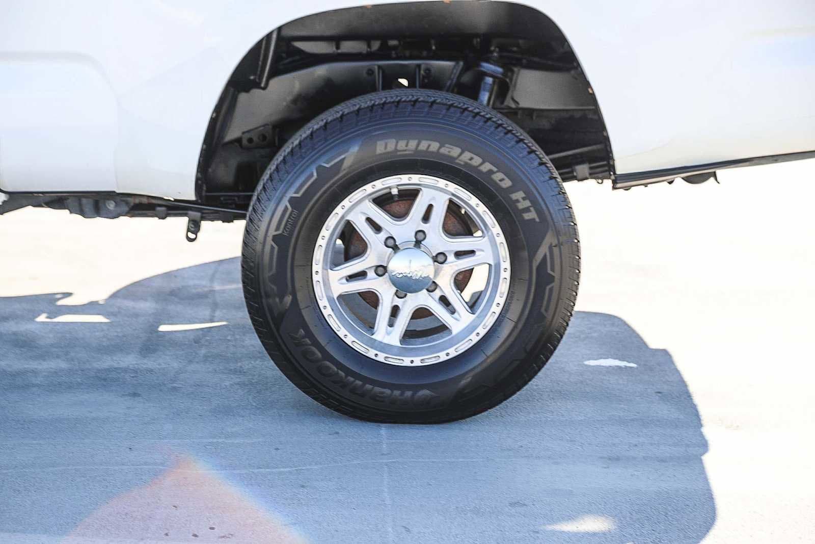 Thumbnail: 2018 Toyota Tacoma - 10