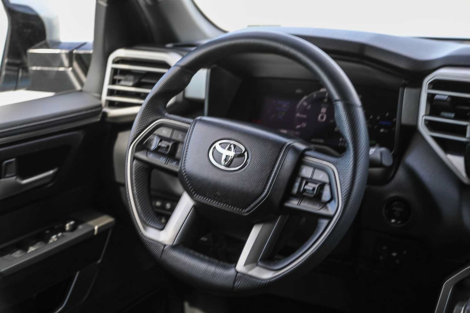 2025 Toyota Sequoia SR5 - Photo 15